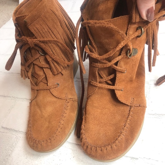 Minnetonka Wedge fringe booties - Picture 6 of 16